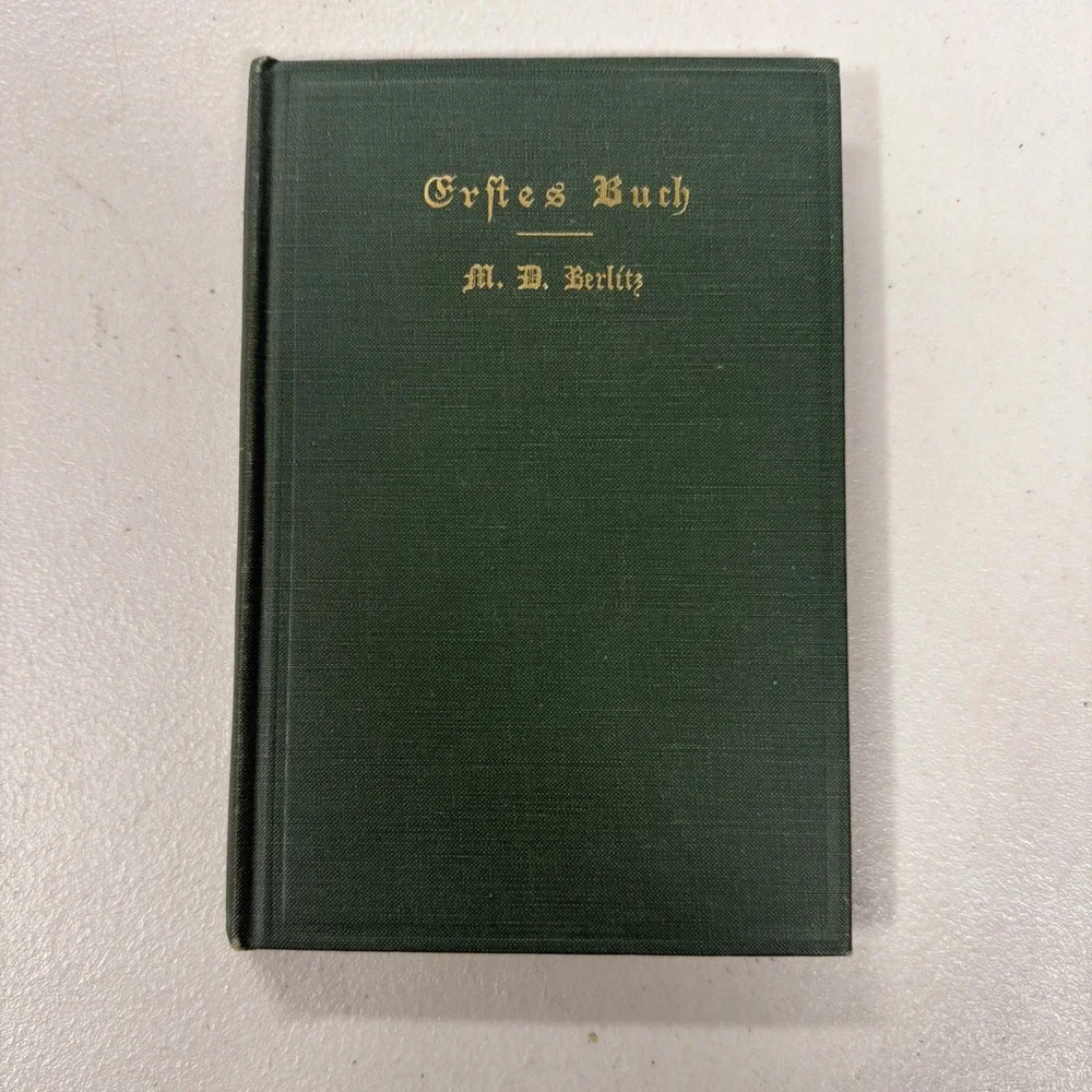vintage green hardcover copy of Erstes Buch